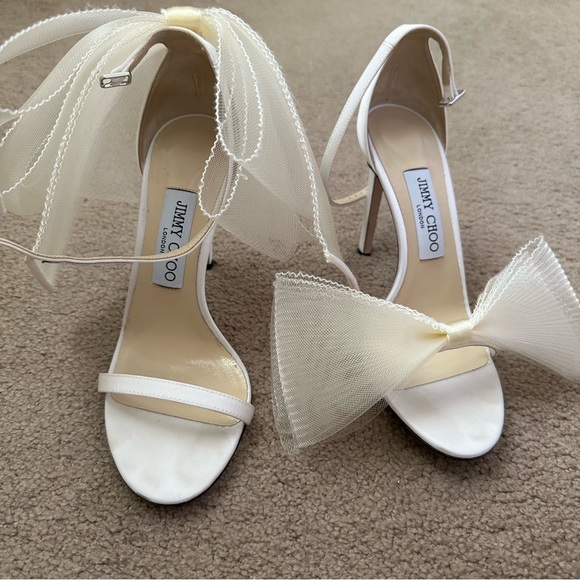 JIMMY CHOO Aveline Bow Heels - Picture 2 of 5